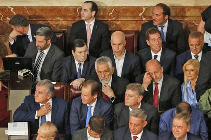 En el palco derecho se ubicaron los gobernadores