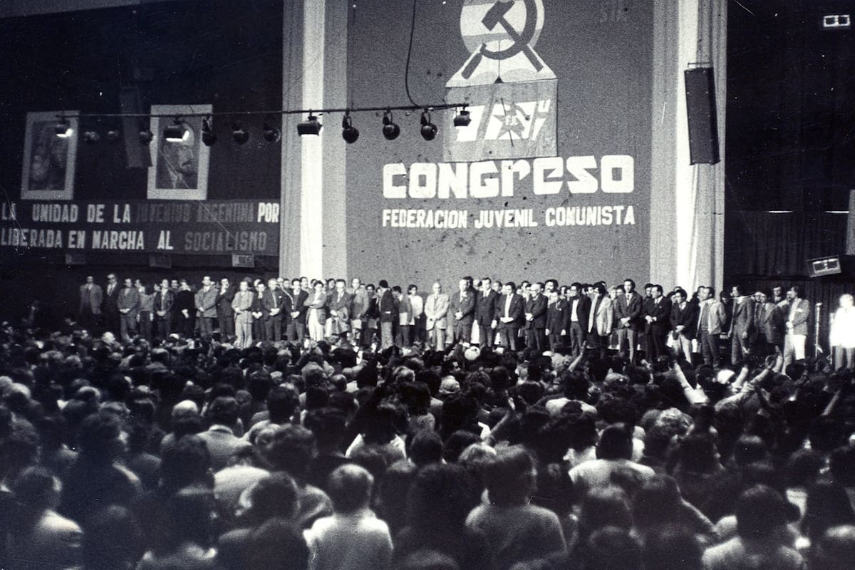 Congreso de la Federación Juvenil Comunista del 7 de junio de 1974, en el Luna Park Investigacion fotográfica de ARCHIVO