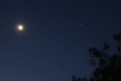 Conjunción de la Luna y Marte del pasado febrero, vista desde México (Twitter)