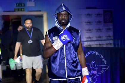 Conmoción en el boxeo internacional: era su primera vez como pugilista profesional, pero sufrió un golpe en la cabeza y murió