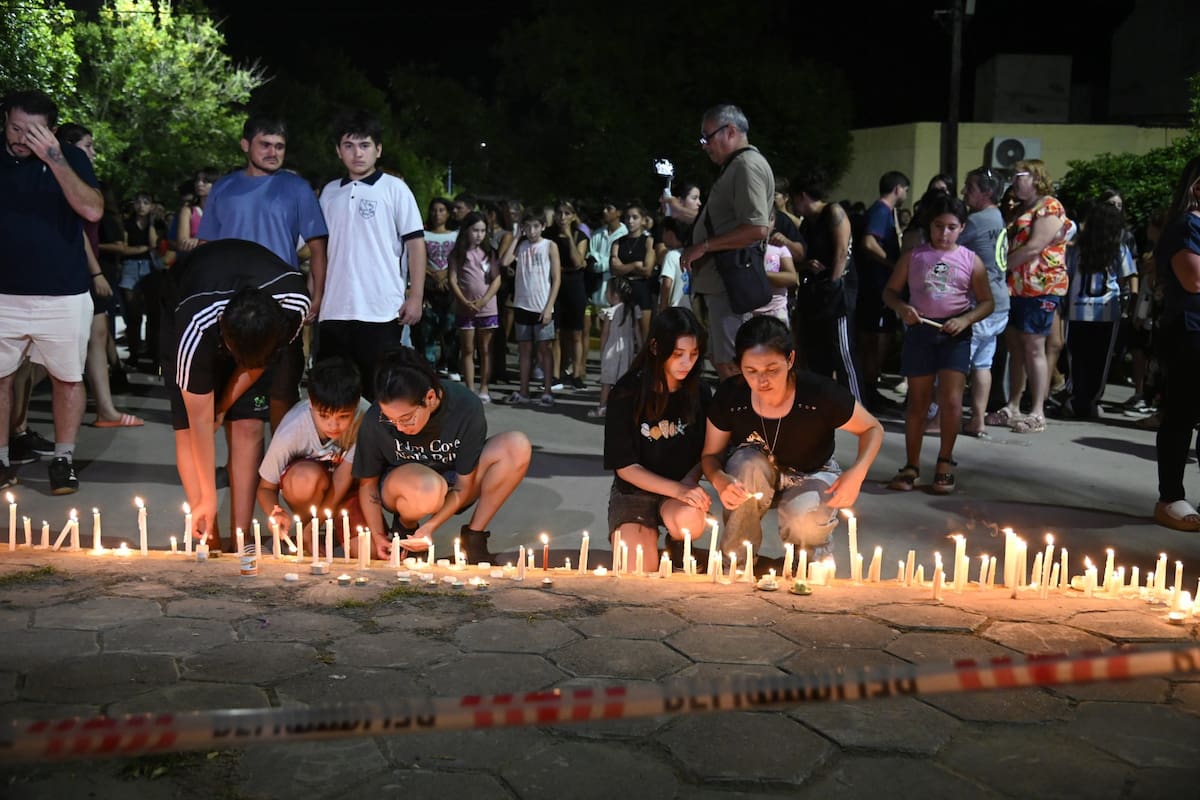 Conmoción en la escuela de Santa Fe donde un alumno de 15 años mató a un compañero de 13
