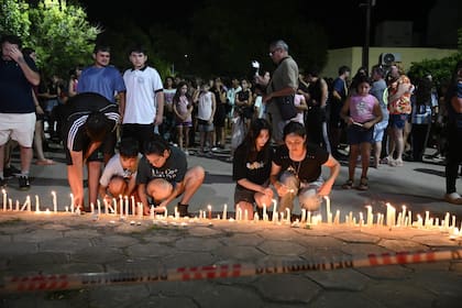 Conmoción en la escuela de Santa Fe donde un alumno de 15 años mató a un compañero de 13