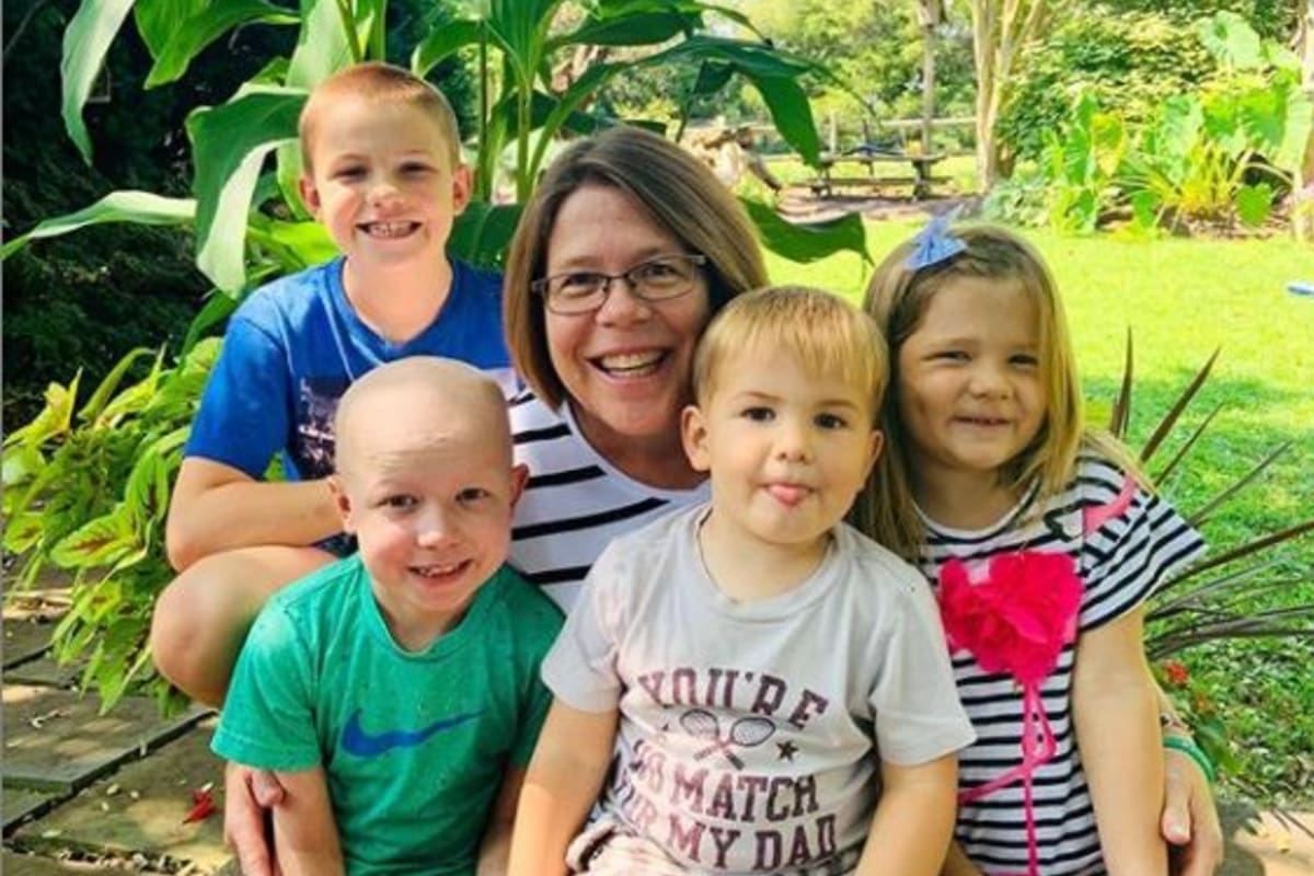 Conmovedor reencuentro de una familia con su pequeño de 6 años que luchó contra el cancer en plena pandemia. Crédito: Instagram