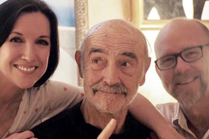 El 25 de agosto de 2019, en ocasión del cumpleaños número 89 de Sean Connery, su nuera, Fiona Ufton, publicó esta selfie con él y Jason.