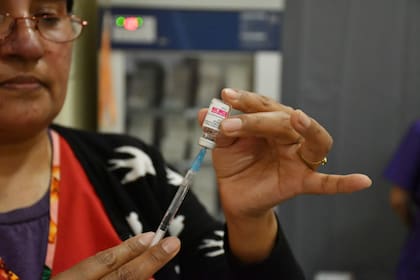 Conocé las vacunas disponibles en CABA, las campañas de vacunación vigentes, que incluyen gripe y dengue, y todos los puntos de vacunación y herramientas digitales para acceder fácilmente a la información sanitaria.