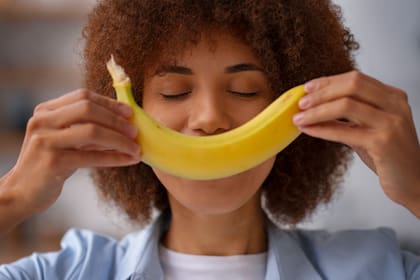 Conocer sus propiedades permite saber quiénes deberían tener cuidado al incorporarla a la dieta (Foto: Freepik)