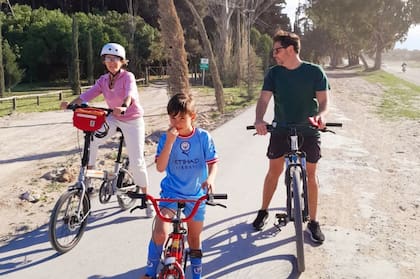 “Conocí a mi compañero de vida andando en bici. Con él ahora comparto los caminos rurales y tardecitas en la ciudad. También planificamos nuestras próximas vacaciones en bici”.
