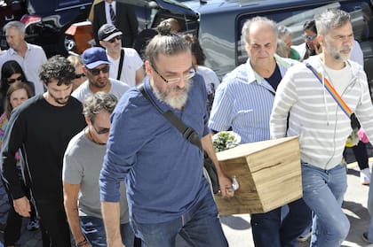 Conocida por su incansable dedicación a los "chimentos" del espectáculo, Montes ejerció la profesión hasta su vejez y llegó a entablar amistad con varias estrellas. También se destacó por ser quien inspiró la creación del término “cholula” para referirse a los asuntos de la farándula