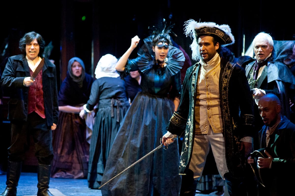 Consagrada en el siglo XVII, la figura del seductor empedernido se enfrenta a la actual transformación de los vínculos amorosos. En la imagen, ensayo general de la ópera Don Giovanni en el Teatro Avenida, en mayo de 2012