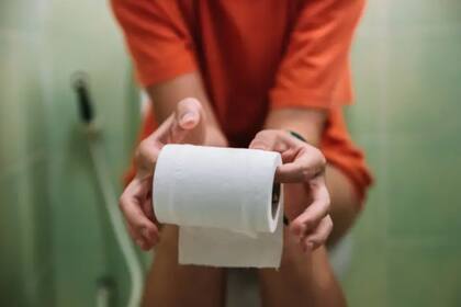 Consejos de una gastroenteróloga para que tengas una microbiota saludable y puedas ir al baño con tranquilidad