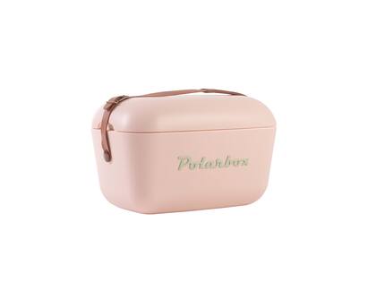 Conservadora de Polarbox con estilo vintage, con el interior revestido con poliestireno expandido que funciona como aislante térmico. Vienen en distintos colores y en dos medidas: 20 litros y 12 litros. ($11.990 y $9.990; Reina Batata)
