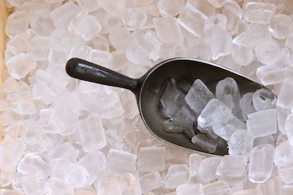 Conservar la máquina de hacer hielo en óptimas condiciones es importante para maximizar su producción