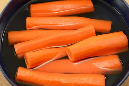 Conservarlas en agua dentro de la heladera puede hacer que duren varias semanas