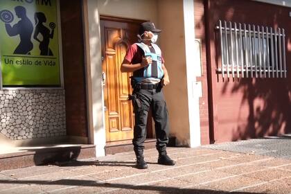 Consigna en la casa de una chica que violó el aislamiento sanitario obligatorio en Liniers