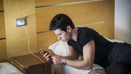Constantemente la batería del celular suele ser una de las cosas que más preocupa a los usuarios (Foto: Istock)