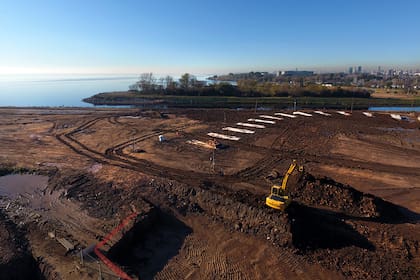 Construcción del Club Tiro Federal en el nuevo terreno junto al Rio de la Plata