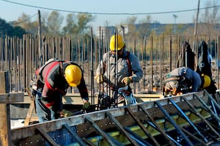 Cuánto ganan los albañiles y obreros de la construcción en junio