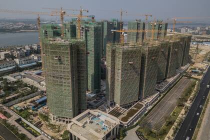 Construcción sin terminar en China por la desarrolladora Evergrande en Dongguan, provincia de Guangdong