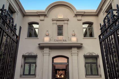 Construido originalmente en 1935 y ubicado en la calle que lleva su nombre, este petit hotel fue transformado en una residencia de lujo.