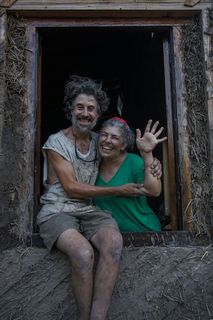 Construir una casa de barro por una vida mejor, como hicieron Carlos Tapia y Gabriela Fernández, Foto: David Nathan