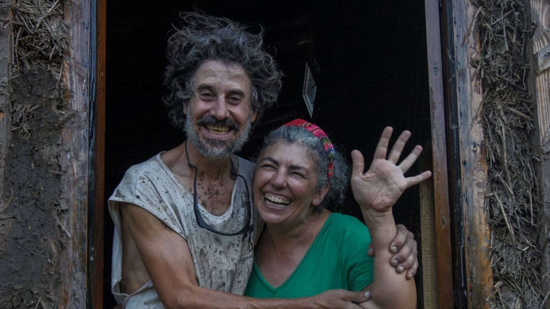 Construir una casa de barro por una vida mejor, como hicieron Carlos Tapia y Gabriela Fernández, Foto: David Nathan