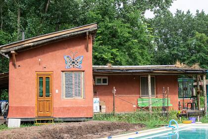 Construir una casa de barro por una vida mejor. Foto: Patricia Rosas