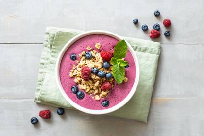 Consumir un yogurt con frutas antes del entrenamiento es ideal