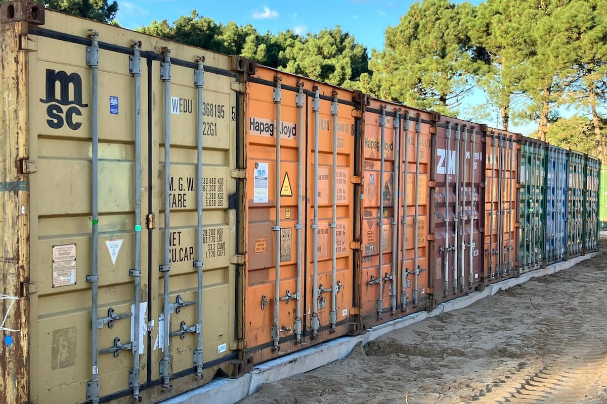 Containers a modo de bauleras de alquiler temporario: el creador del self storage en Buenos Aires se instala en Pinamar con un nuevo emprendimiento, Pina Store