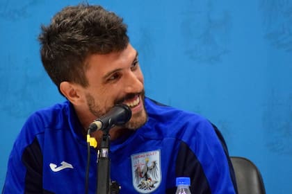 Conte, feliz y emocionado durante su presentación como jugador de Ciudad Voley (Prensa Club Ciudad de Buenos Aires)