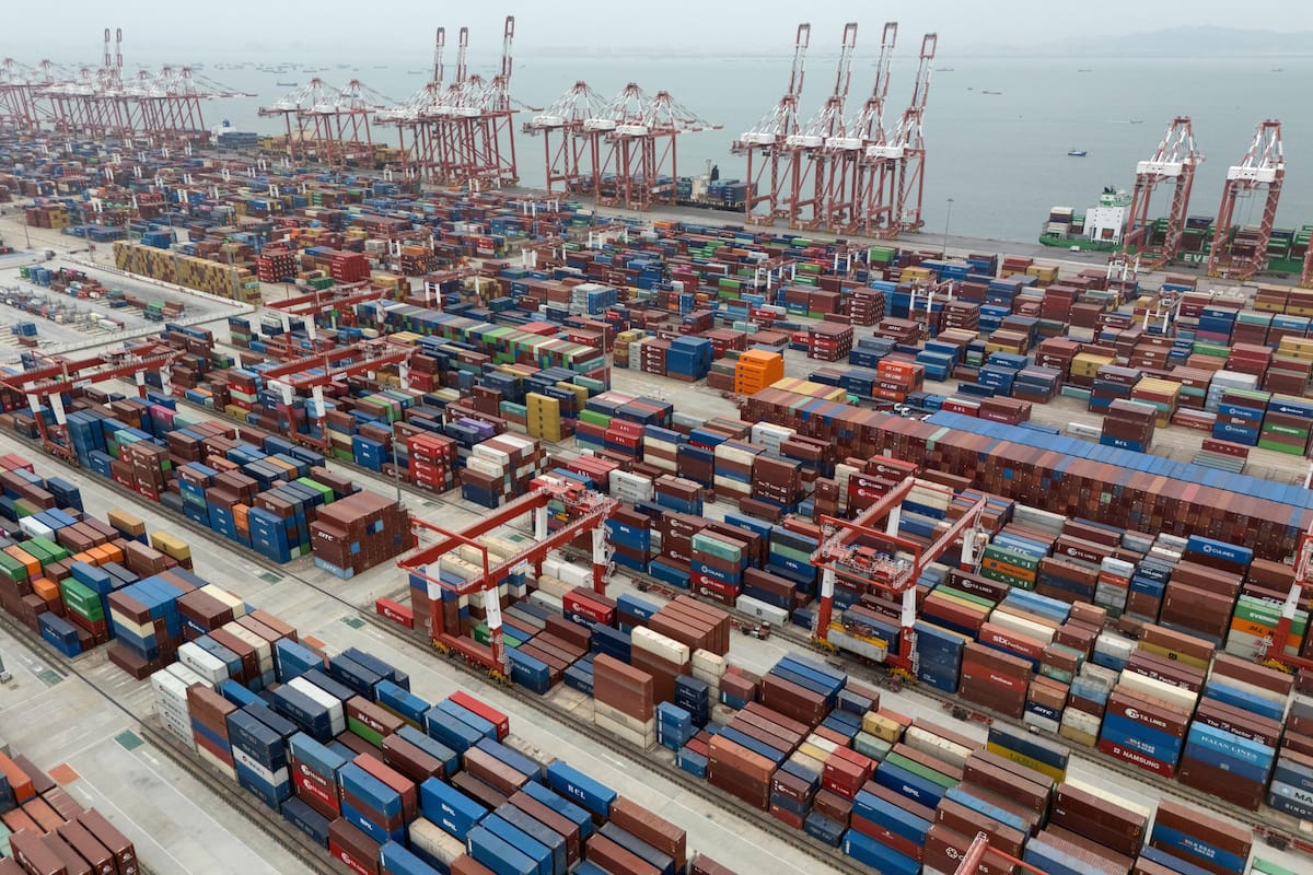 Contenedores de productos en el Puerto de Guangzhou, en el Distrito de Nansha, en la provincia de Gu