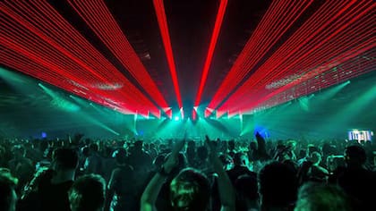 Continúa la polémica por las fiestas electrónicas