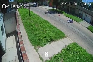 Contra el asfalto: así golpearon a la enfermera para robarle el auto