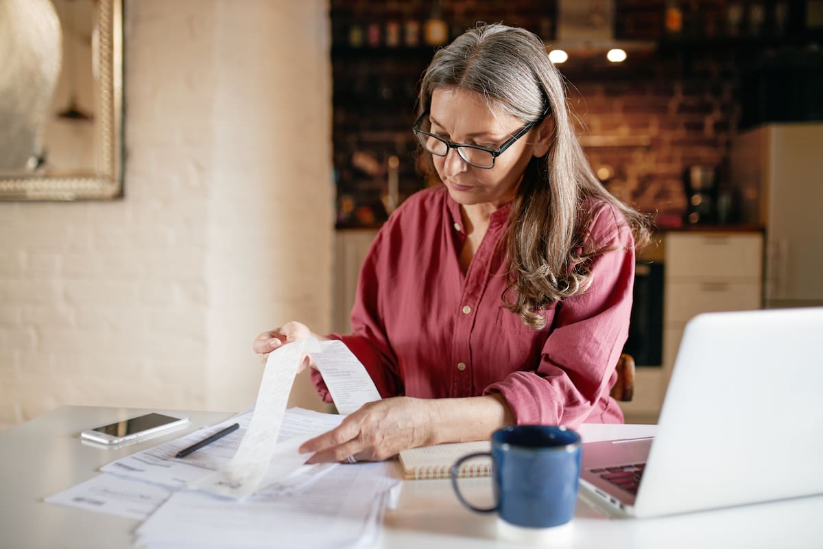Contribuyentes con dificultades financieras pueden solicitar al IRS el estado de “Actualmente No Cobrable” para suspender temporalmente el cobro de deudas tributarias y proteger sus gastos básicos (Archivo)