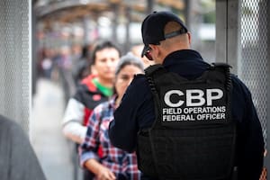 La CBP podría expulsar a migrantes con residencia ante la sola sospecha de un delito