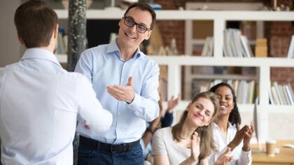 Controlar lo que decimos, cómo lo decimos y cómo actuamos es útil para aumentar la motivación y el sentimiento de pertenencia a un grupo
Foto: iStock