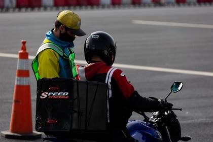 controles de permisos de circulacion en la au 25 de mayo altura parque avellaneda