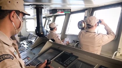 Controles de pesca en la zona económica exclusiva argentina por parte de la Prefectura Naval
