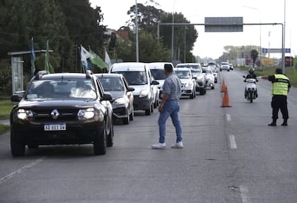 Controles en la autovía 2 por la circulación hacia la Costa