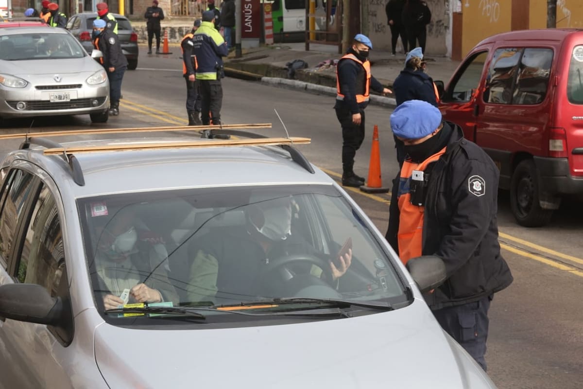 Controles en Av San Martín y Hornos Lanús Oeste