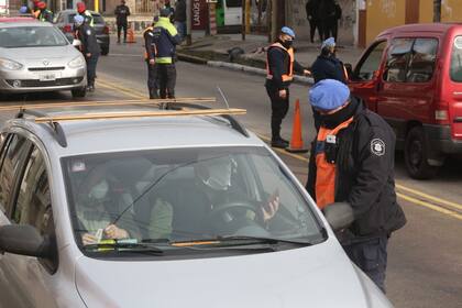 Controles en Av San Martín y Hornos Lanús Oeste