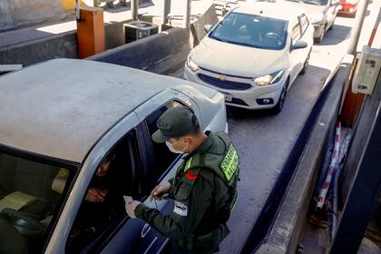 Cada conductor tuvo que justificar su presencia en las calles
