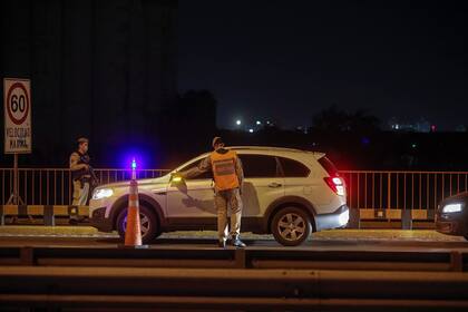 Controles en el Puente Pueyrredón