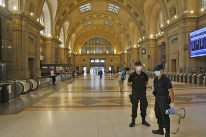 Controles en la estación Constitución
