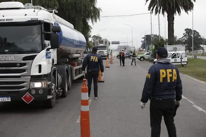 Controles en las rutas que van a la costa