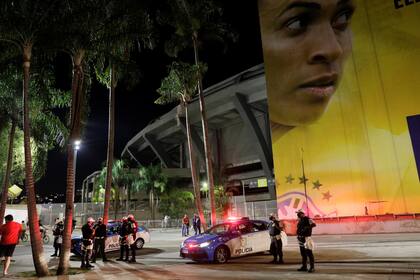 Controles policiales fuera del estadio Maracaná