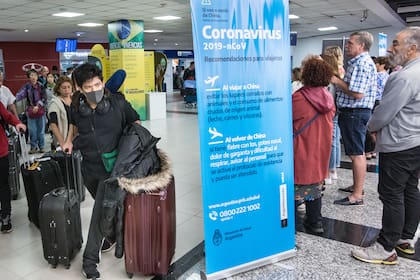 Controles por coronavirus en el aeropuerto de Ezeiza