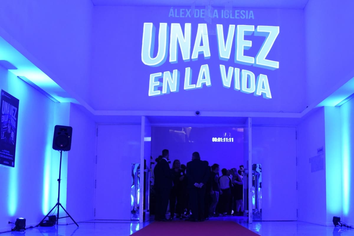 Convocado por American Express, Álex de la Iglesia presentó su nuevo corto el cual, frente a 300 espectadores, destruyó para siempre