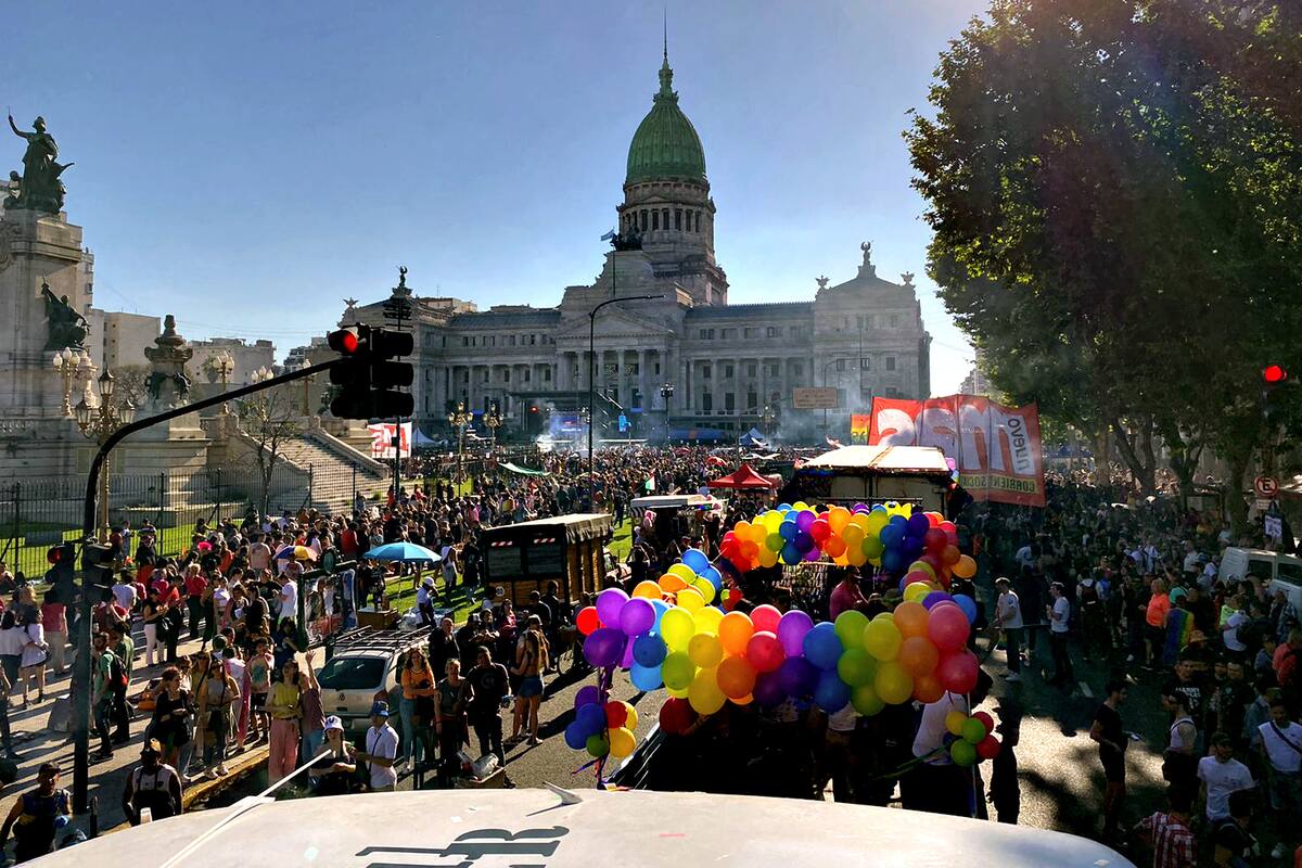 Convocaron a una marcha del orgullo antifascista y antirracista frente al Congreso de la Nación.