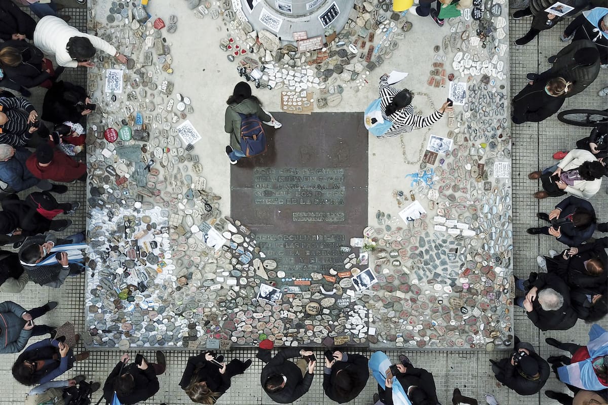 Convocatoria en la Plaza de Mayo de la Marcha de las piedras, en contra de la gestiÛn del gobierno Kirchnerista en la pandemia.
Fabian Marelli