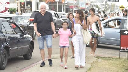 Coppola y sus chicas en Punta